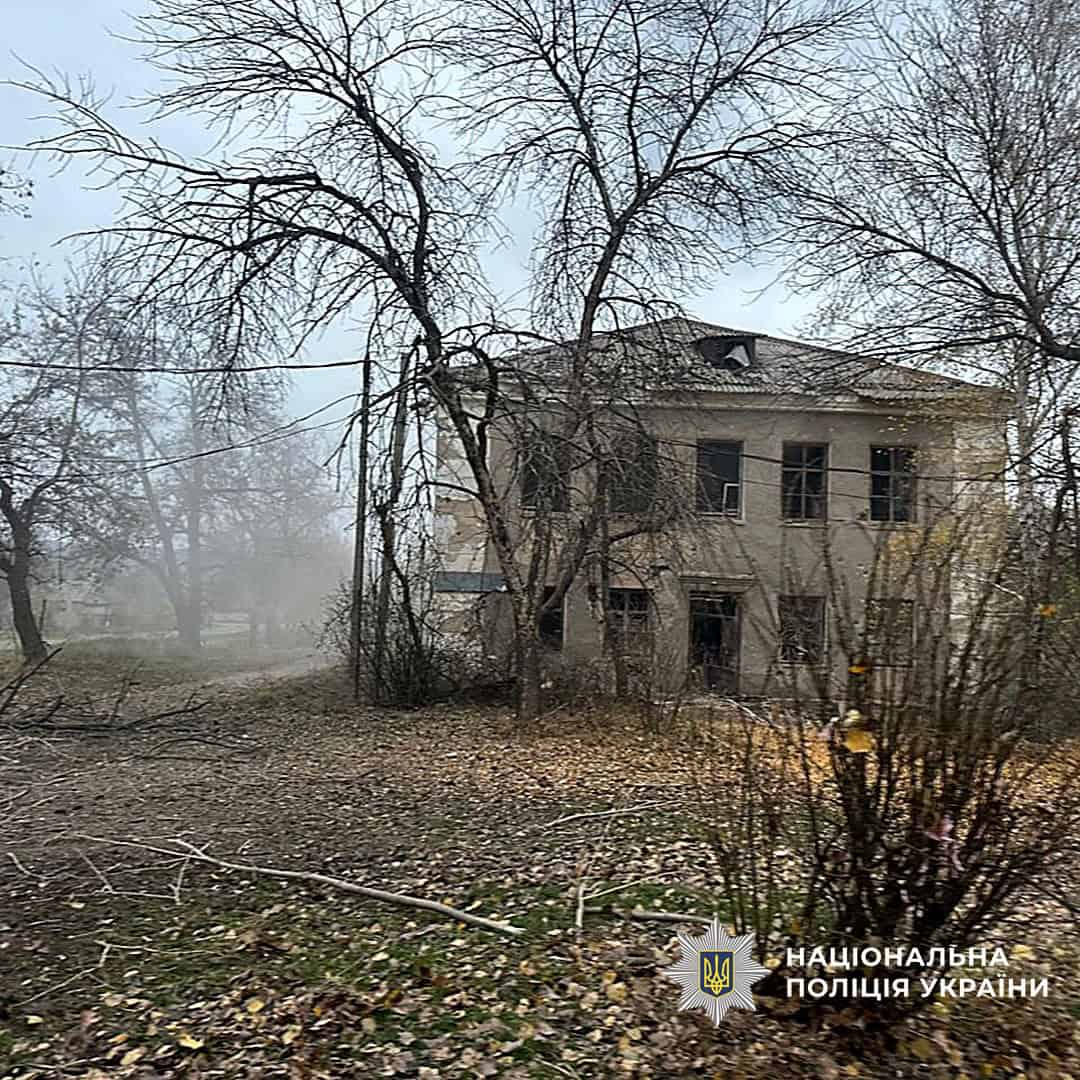 Зображення до посту: На Донеччині 7 листопада під обстрілами загинули дві людини, ще троє зазнали поранень (ЗВЕДЕННЯ)