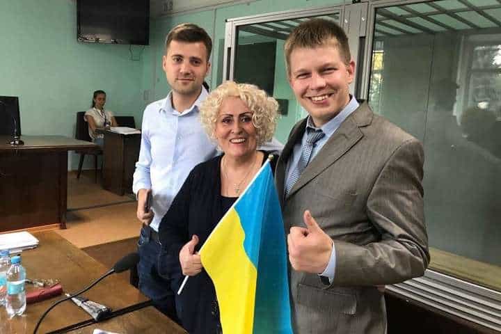 Неля Супрун (Штепа) зі своїми захисниками. Фото: Главком