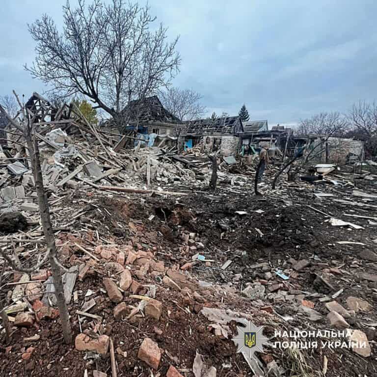 Два человека пострадали во время обстрелов Донетчины 14 ноября (СВОДКА)