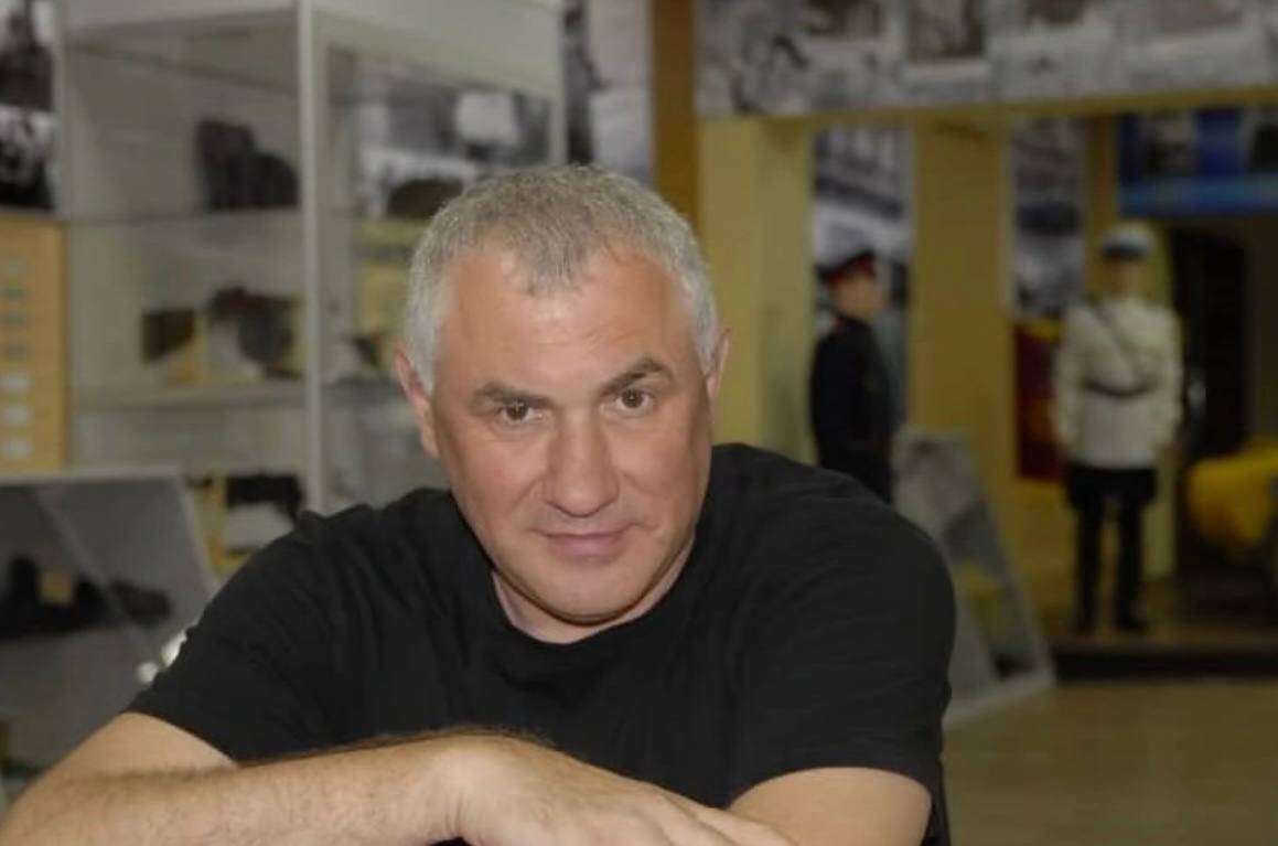 Зображення до посту: 609 тисяч гривень за дев’ять місяців: скільки заробив начальник Сартанської військової адміністрації та його заступники у 2025 році