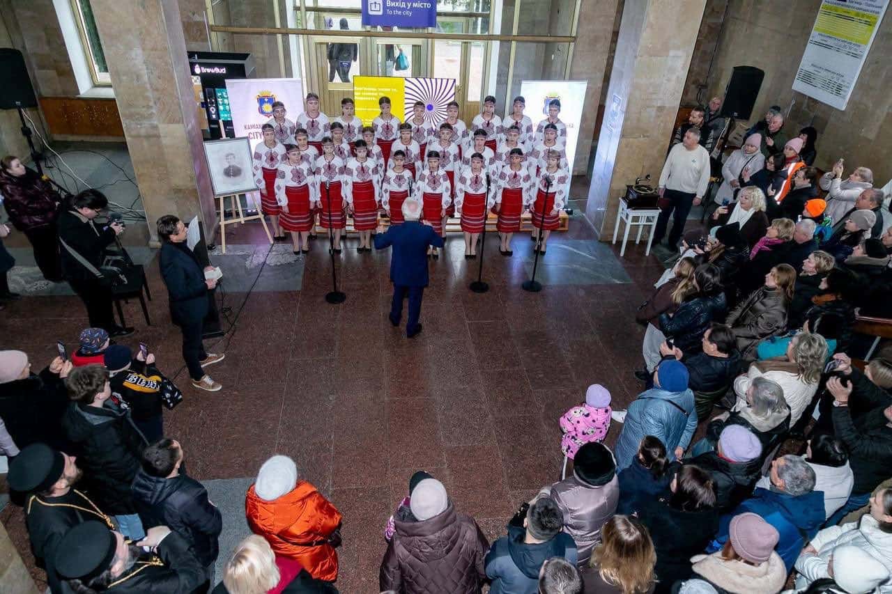 На хмельниччині встановили пам'ятну дошку леонтовичу