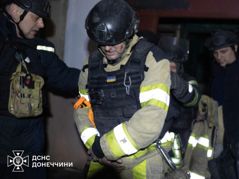 Россияне в Дружковке атаковали дроном спасателей, когда те ехали на вызов: ранены четверо