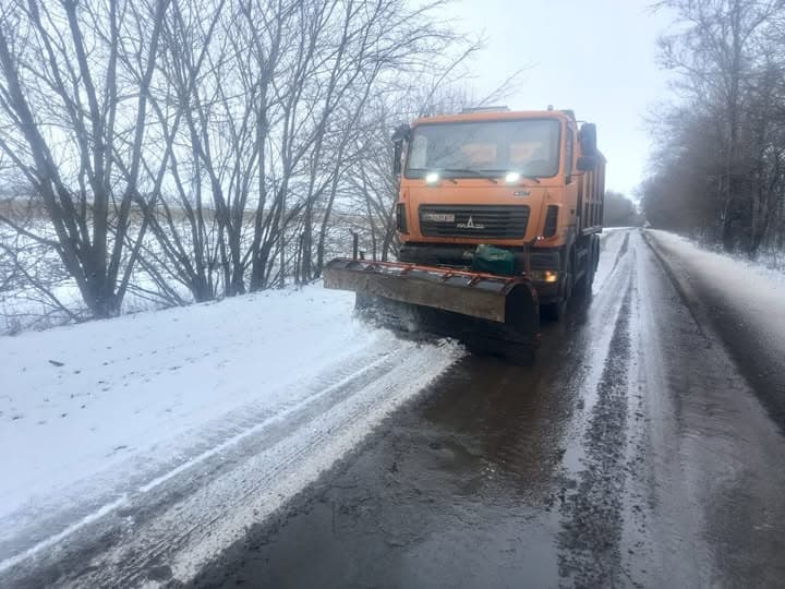 В Донецкой области выделили 45 миллионов гривен на уборку местных дорог от снега: что именно будут делать до весны