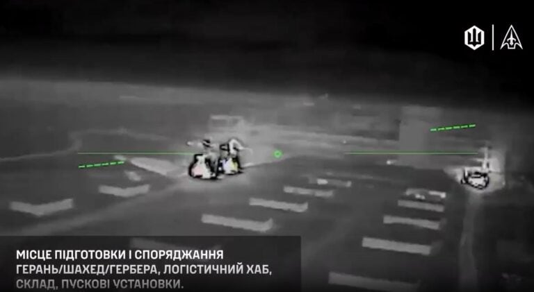 Украинские военные нанесли удар по объектам россиян в Донецком аэропорту, а также по складу вблизи Мариуполя