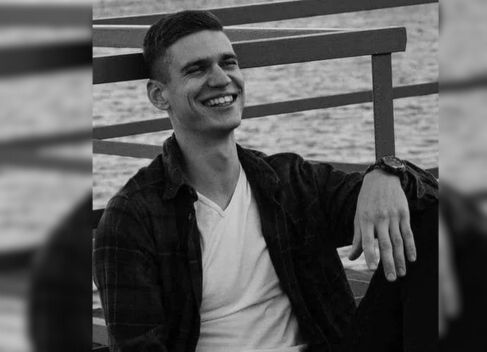 Ушел защищать страну на следующий день после свадьбы: вспомним спортсмена и военного Николая Фетисова