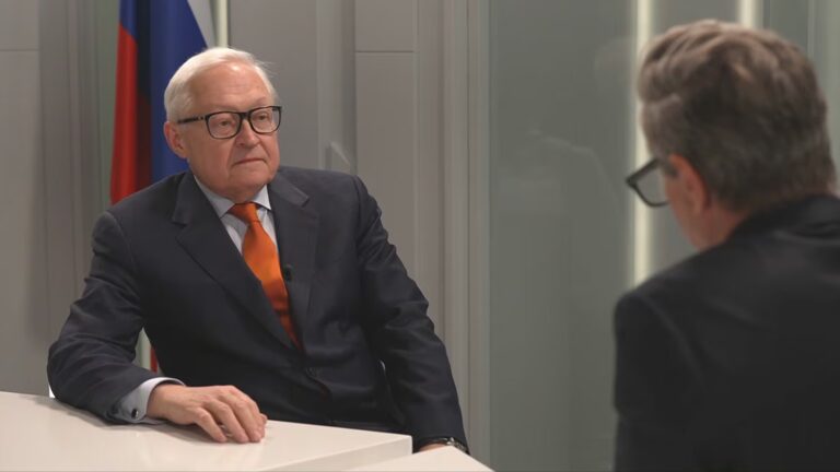 Росія нібито готова укласти “мирну угоду”, але не поступатиметься захопленими територіями (деталі)