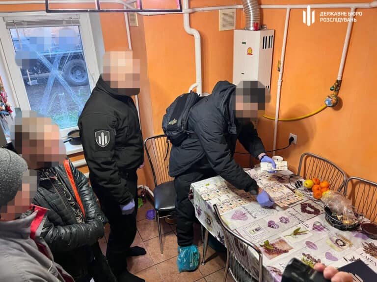 Житель Краматорського району нібито намагався збувати наркотики військовим: йому оголосили підозру (деталі справи)