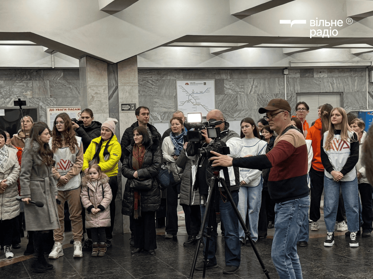 Зображення до посту: У Харківському метро встановили фортепіано, вивезене з Бахмута