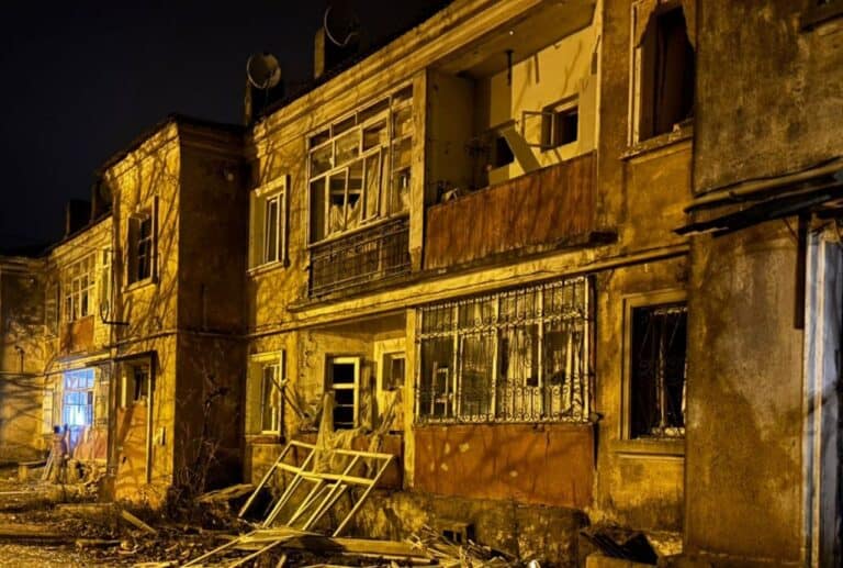 В Краматорске возросло количество раненых после попадания авиабомбы 8 декабря: теперь их шестеро