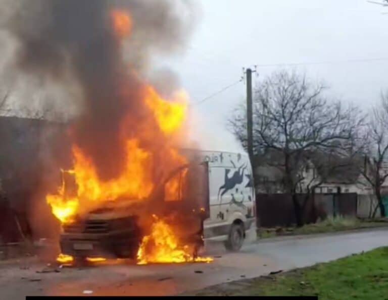 Російський дрон поцілив в авто зоозахисників на Донеччині — поранений собака