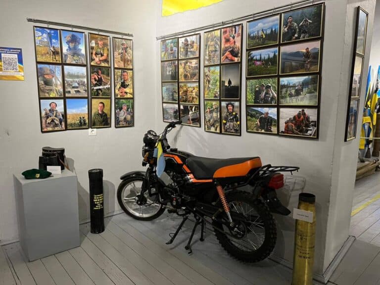 До Музею війни в Мукачеві передали трофейний мотоцикл з-під Сіверська