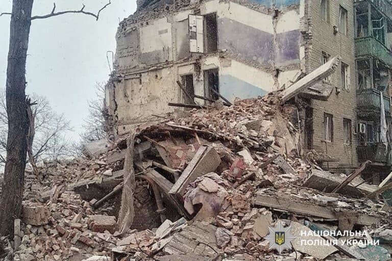 За добу обійшлося без загибелі цивільних, але є п’ятеро поранених: як минуло 10 грудня на Донеччині (ЗВЕДЕННЯ)