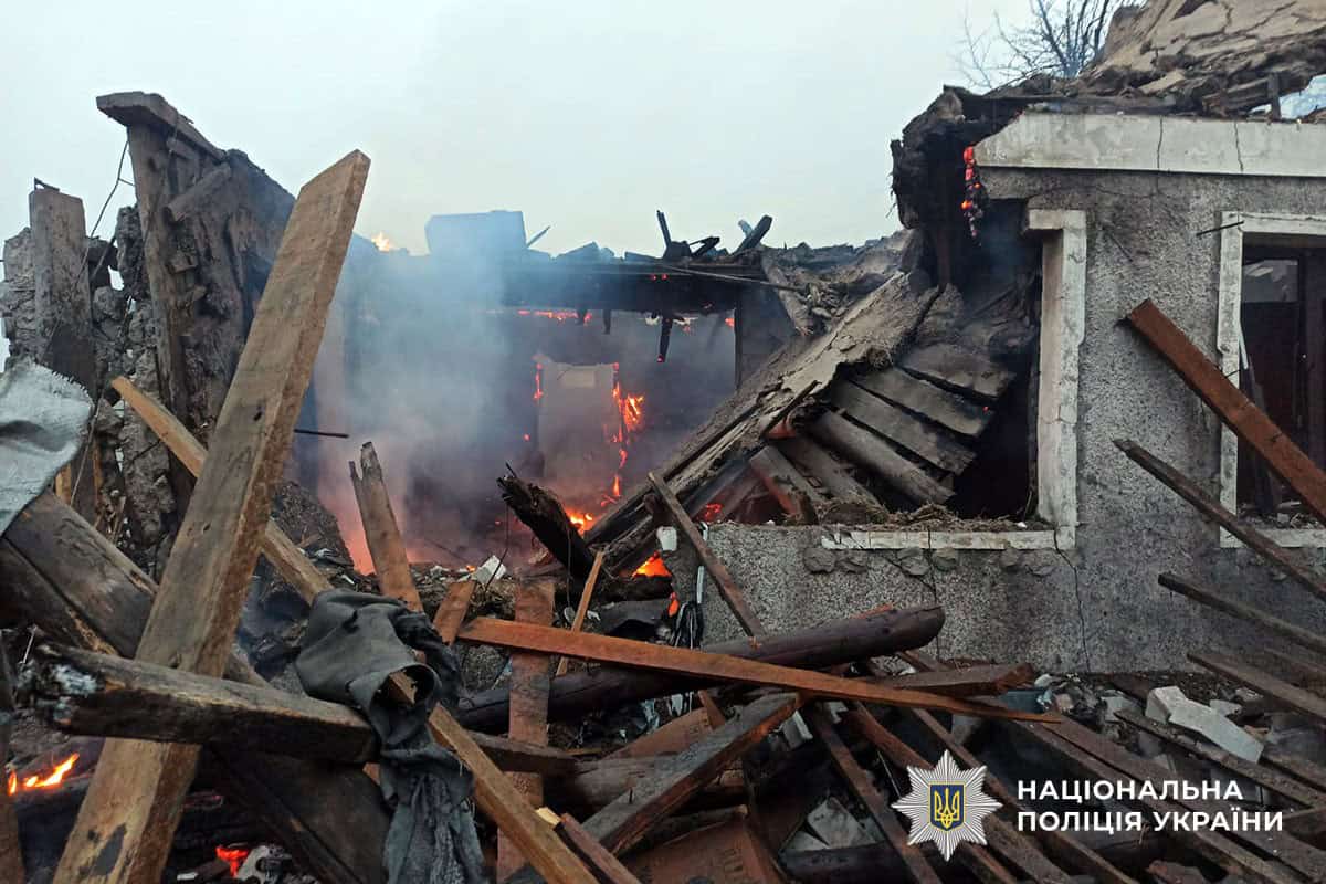 Наслідки обстрілів у Донецькій області за 30 листопада 2025 року. Фото: поліція Донецької області