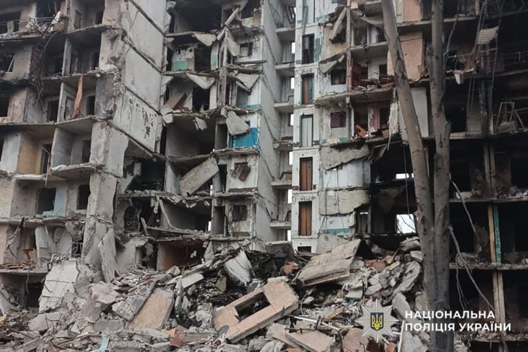 Троє загиблих та шестеро поранених через обстріли: як минуло 1 грудня на Донеччині (ЗВЕДЕННЯ)