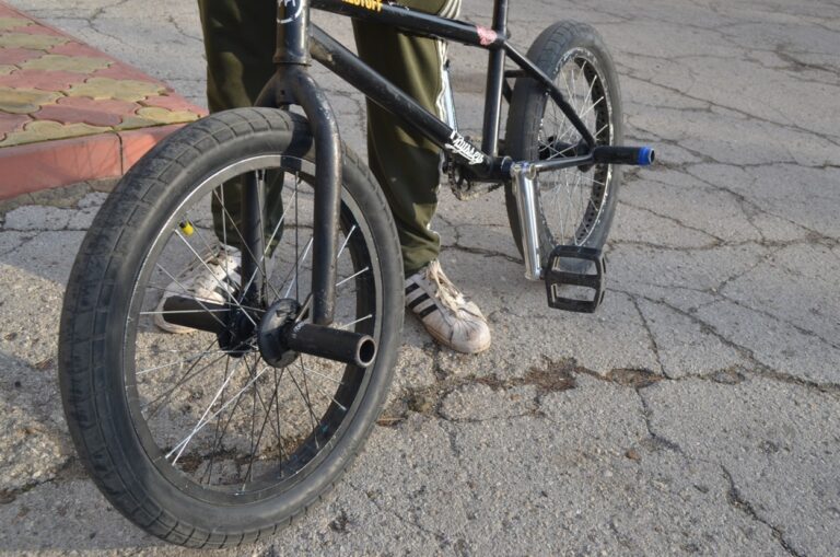 Украл велосипеды, чтобы нажиться, но продал один из них минимум в пять раз дешевле: переселенцу из Мариуполя вынесли приговор