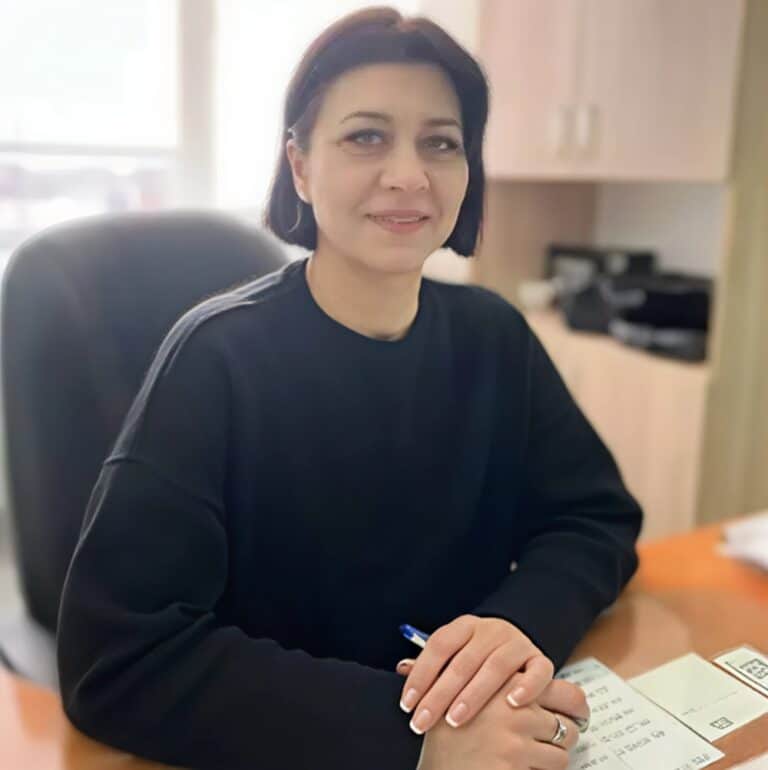 Директорці Македонівської школи Вікторії Малай оголосили підозру в пособництві окупантам (деталі)