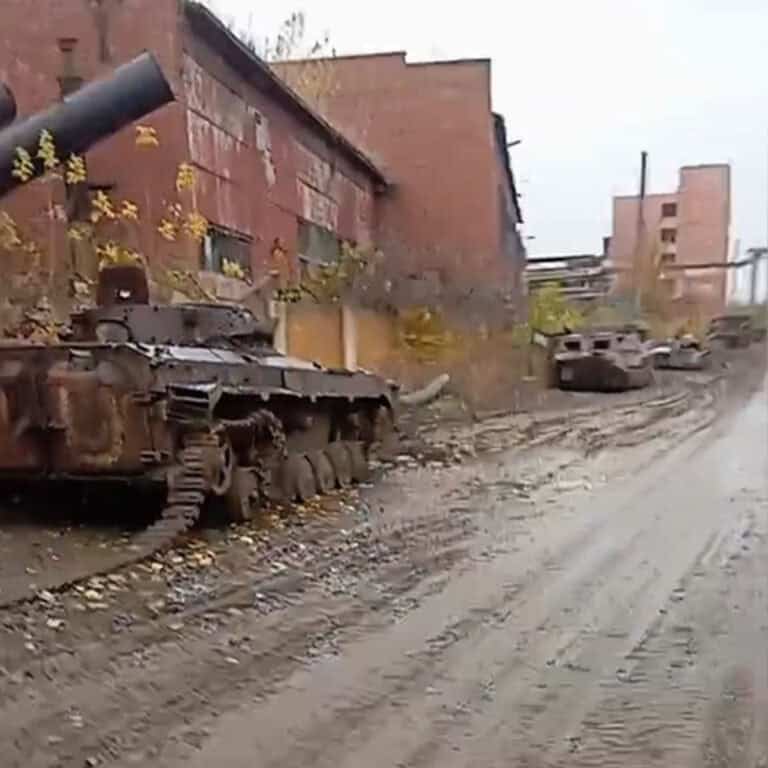 Квартал металевого мотлоху: який вигляд має вулиця Героїв Праці у Бахмуті наприкінці 2025 року