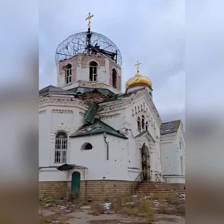 Всіхсвятський храм, обеліск та пам’ятники геологу і Булавіну: який вигляд має центр Бахмута у листопаді 2025 року