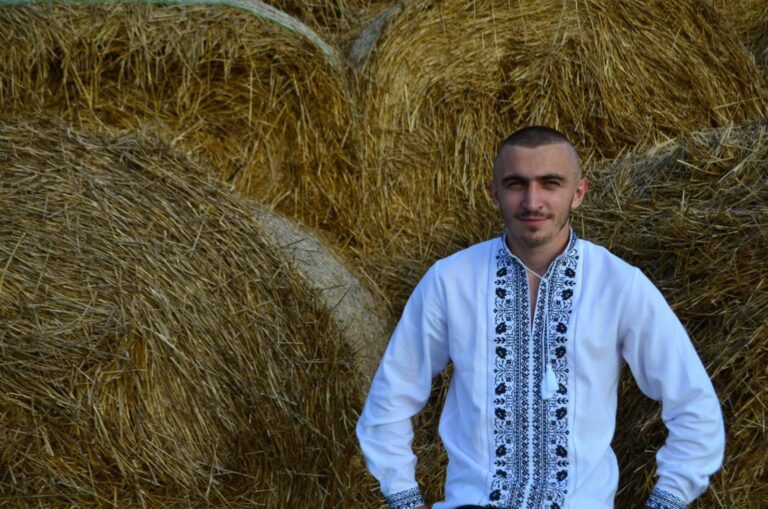 Любил путешествовать по Украине и защищал ее: вспомним Дмитрия Крамара, который погиб, защищая Бахмут