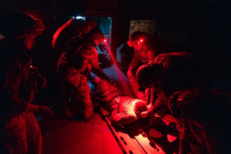 Фільм “2000 метрів до Андріївки” номінували на Премію Гільдії сценаристів Америки