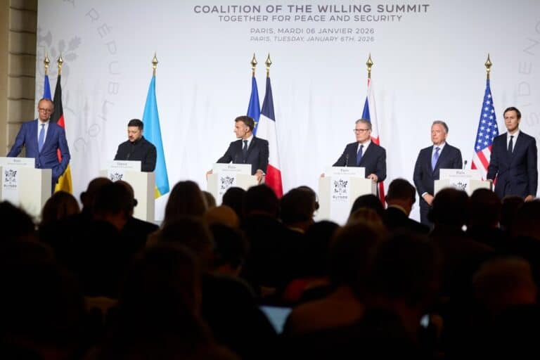 Франція й Велика Британія підписали декларацію про розміщення їхніх військ в Україні: що відомо