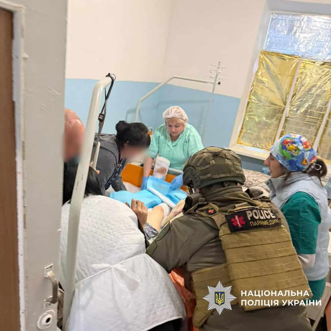 Руйнування приватного будинку в Олексієво-Дружківці після удару 250-кілограмової авіабомби