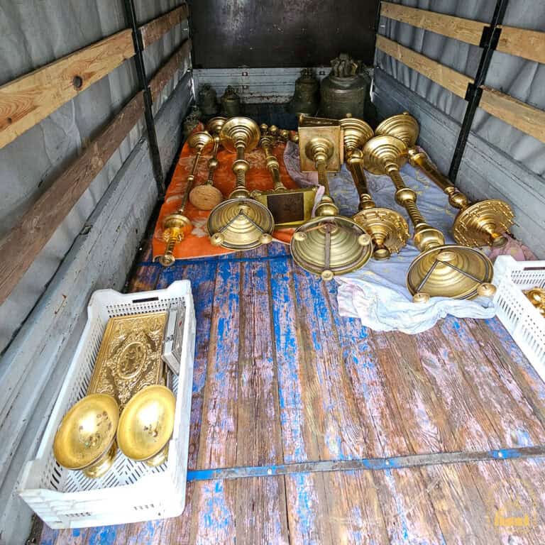 Викрадене майно Святогірської Лаври знайшли в лісі та повернули до скиту ікони Божої Матері (деталі)