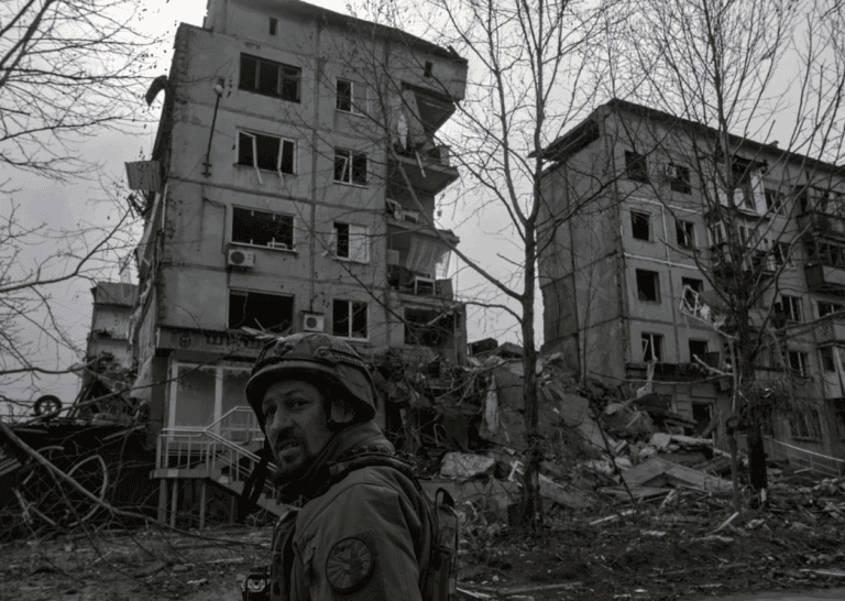 Українські військові контролюють північну частину Покровська, — Сирський