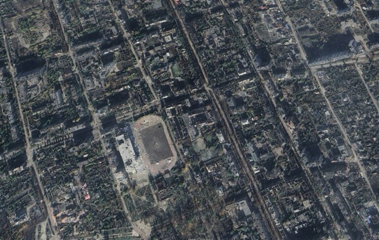 Минобороны и Мингромад поддержали петицию о предоставлении Бахмуту статуса города-героя. Решающее слово — за президентом