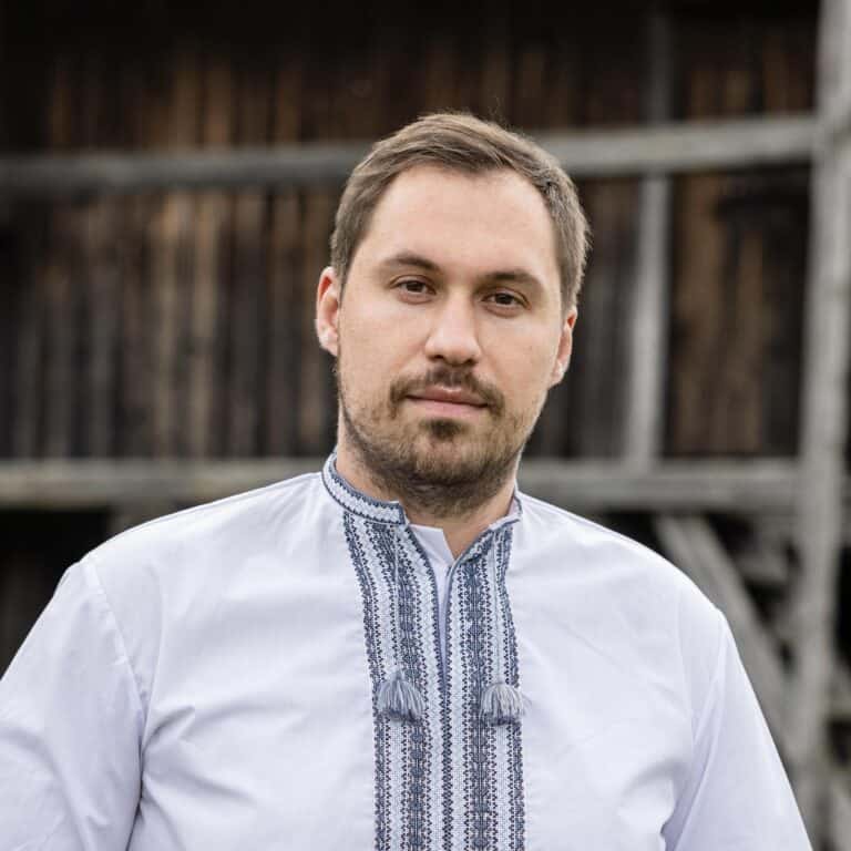 Переносити чи зберігати на місці: інтерв’ю з директором інституту спадщини про долю стели на в’їзді в Донеччину