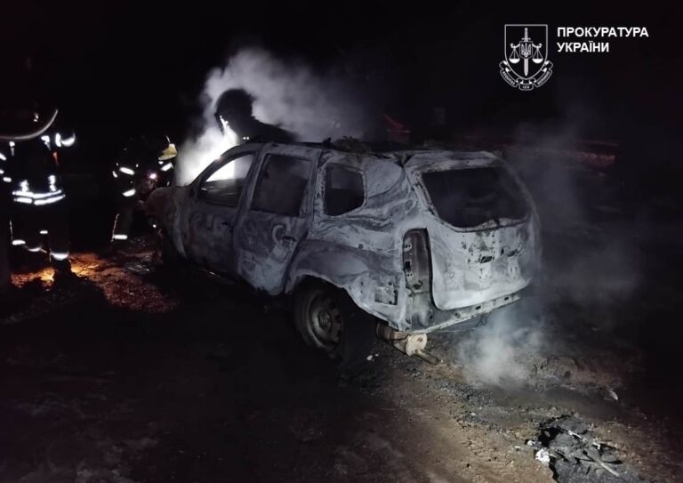 В Краматорске мужчина якобы по заказу сжег полицейскую машину: ему объявили подозрение (детали)