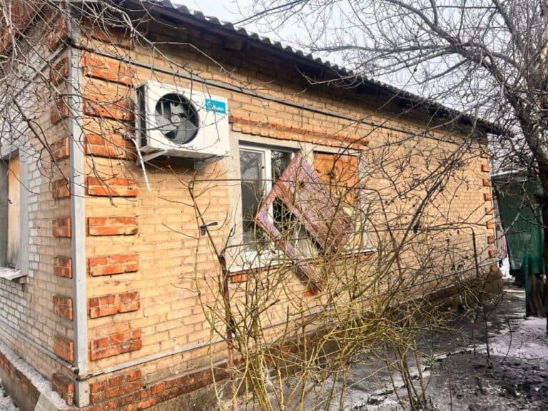 Россияне ранили двух детей в Славянске, обстреляли Краматорск и Николаевку: сутки 24 января на Донетчине (СВОДКА)