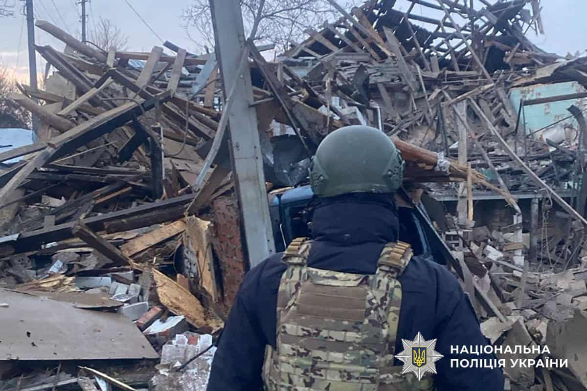 Разрушения в Дружковке после удара FPV-дроном по авто газовой службы