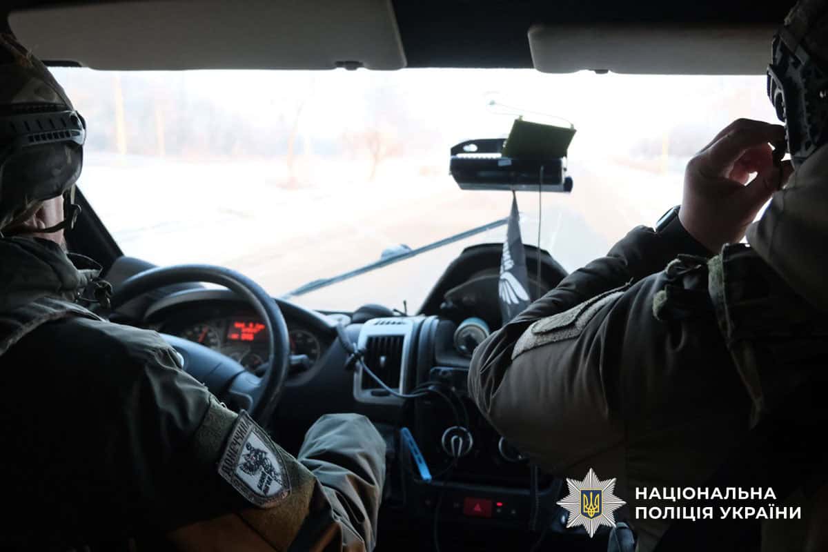 З прифронтової Олексієво-Дружківки евакуювали двох дітей: вони покинули домівку вдруге