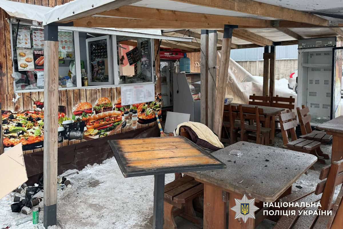 разрушенный частный дом в Алексеево-Дружковке после авиабомбы