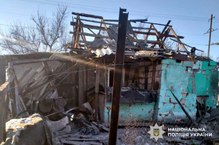 Двое гражданских ранены, из прифронтовых громад эвакуировали 420 жителей: как прошло 17 января в Донецкой области (СВОДКА)