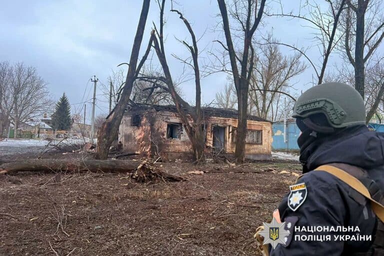 Росіяни били по чотирьох населених пунктах Донецької області, є загиблий і поранені: як минуло 4 січня в регіоні (ЗВЕДЕННЯ)