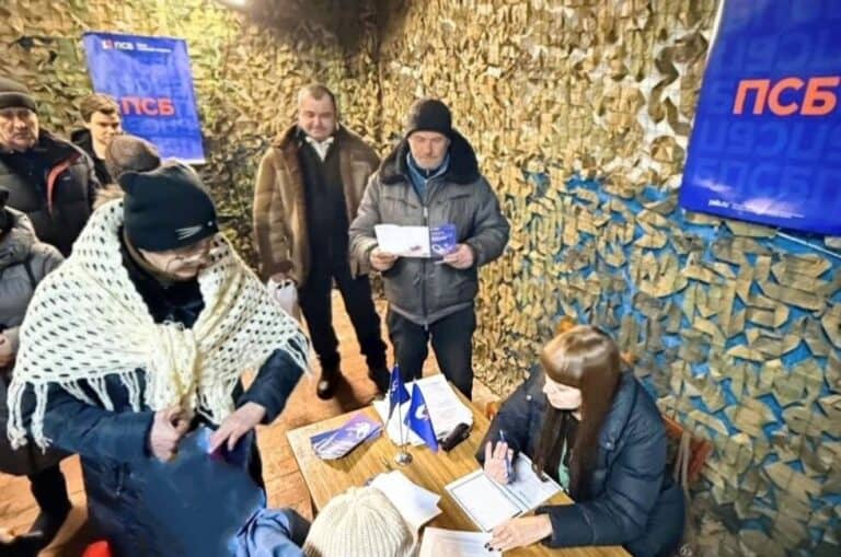 Російський банк нібито почав обслуговувати жителів окупованої Великої Новосілки