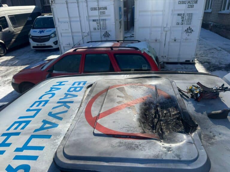 Волонтеры попали под российский обстрел во время эвакуации гражданских из Алексеево-Дружковки: что известно