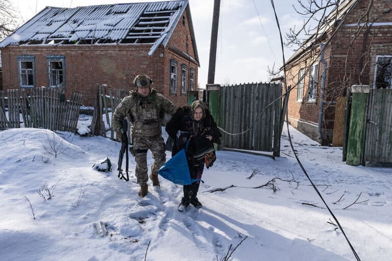 За прошедшие сутки из Дружковской громады эвакуировали более 80 человек, часть среди них — дети