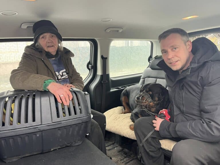 «За январь мы вывезли 1500 человек из Донецкой области»: откуда уезжает больше всего людей и куда везут волонтеры в 2026 году (монолог)