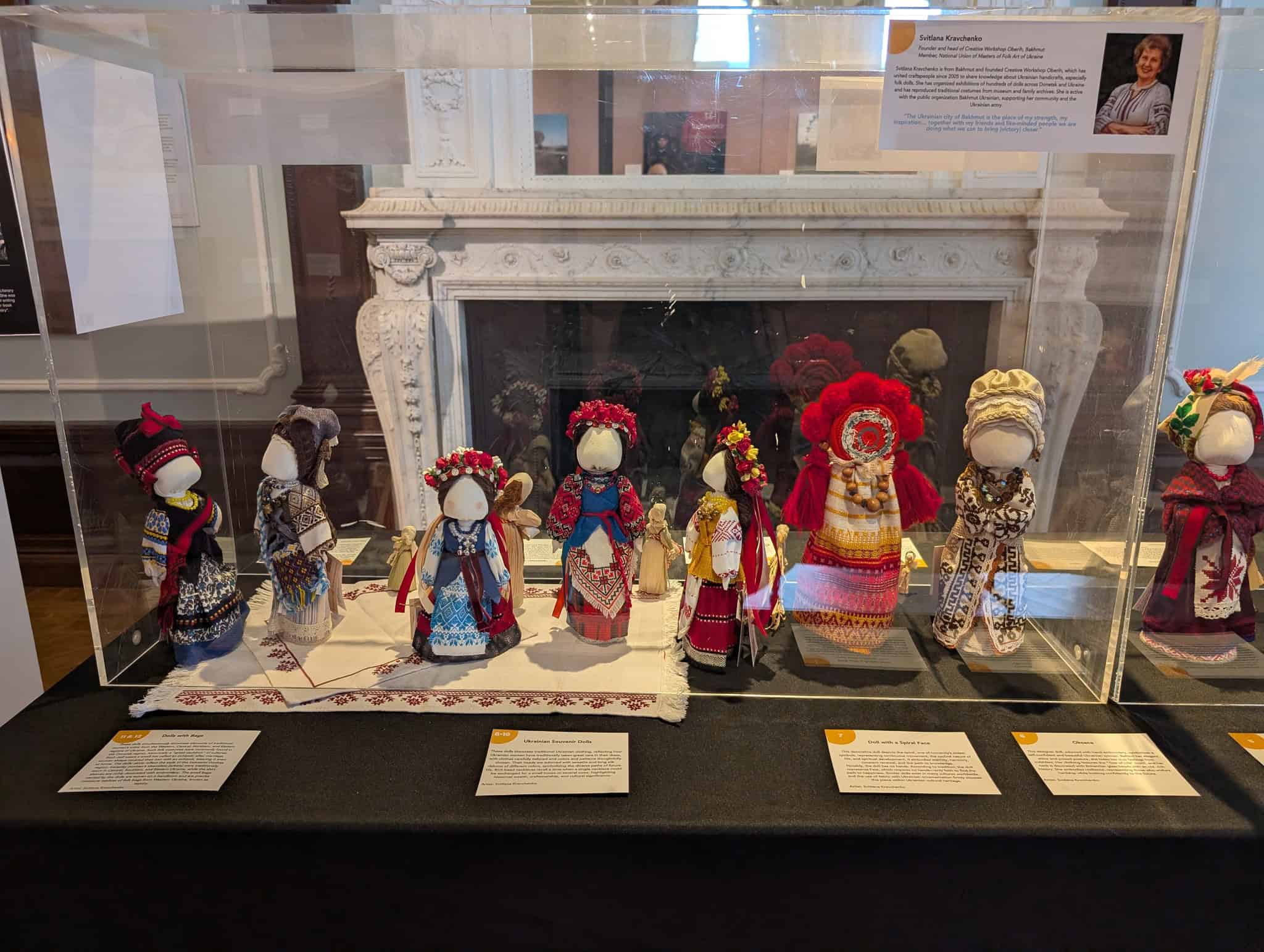 У Нью-Йорку показували ляльки-мотанки бахмутських майстринь