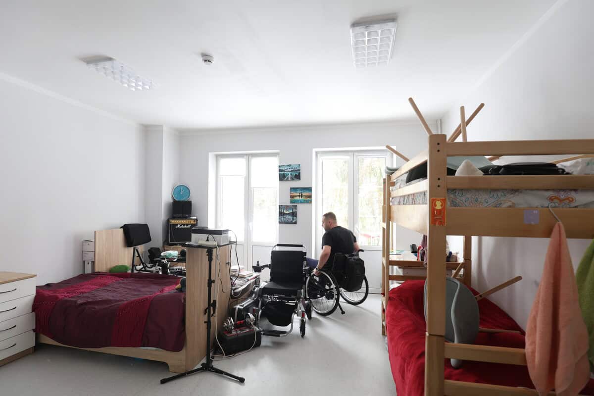 У Львові облаштували тимчасове житло для переселенців: які там умови