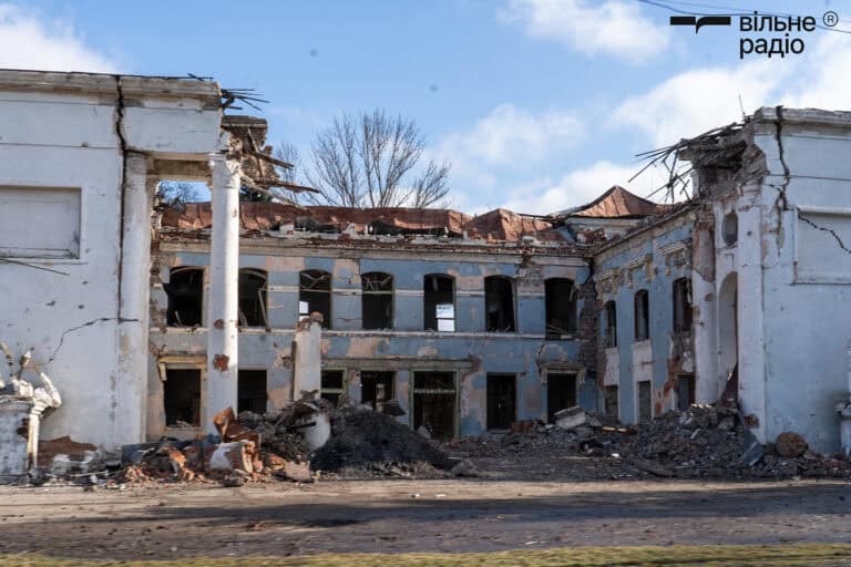 Среди следов обстрелов еще теплится жизнь: как выглядит Дружковка в феврале 2026 года (фоторепортаж)