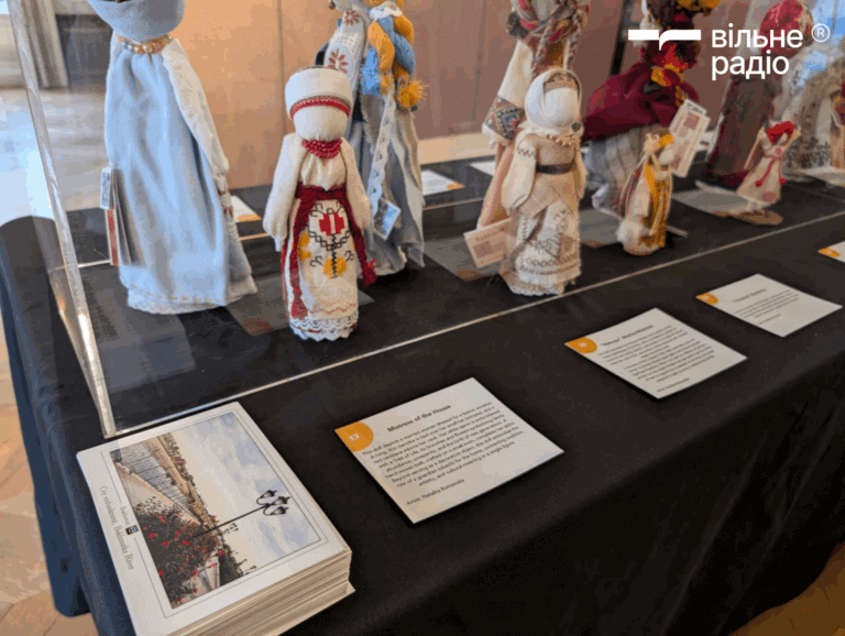 У Нью-Йорку показували ляльки-мотанки бахмутських майстринь