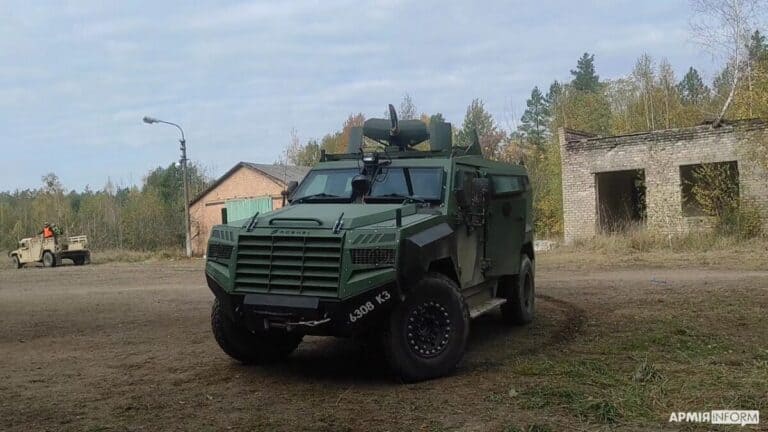 Навчання військових та сотні бронемашин: Канада оголосила про новий пакет підтримки для України