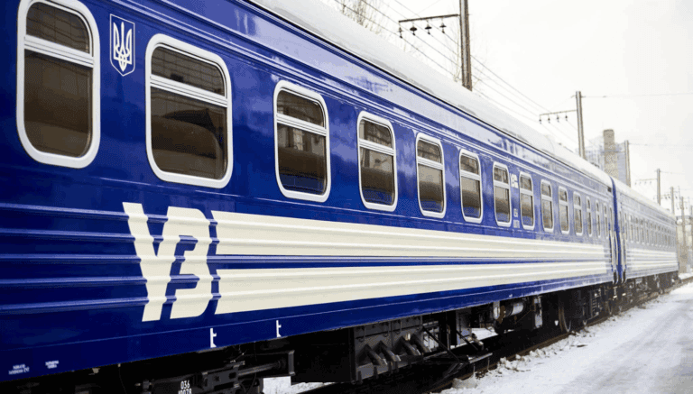 Пасажирів з Лозової продовжують везти до Краматорська автобусами: ситуація на залізниці