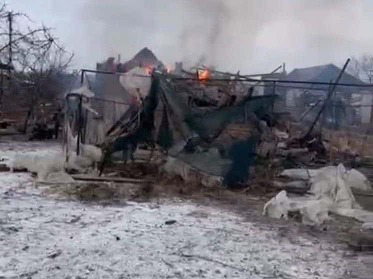 Двое погибших и трое раненых: ночью россияне сбросили авиабомбу по дому с семьей в Алексеево-Дружковке