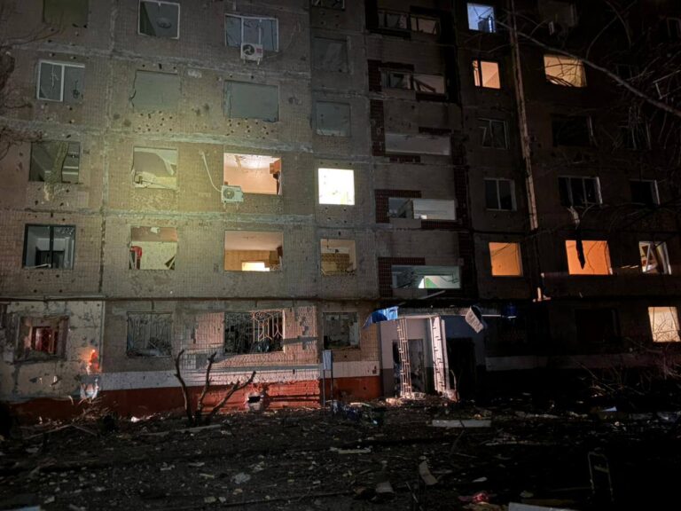 Ночные обстрелы Краматорска: ранены два человека, повреждена пожарно-спасательная часть