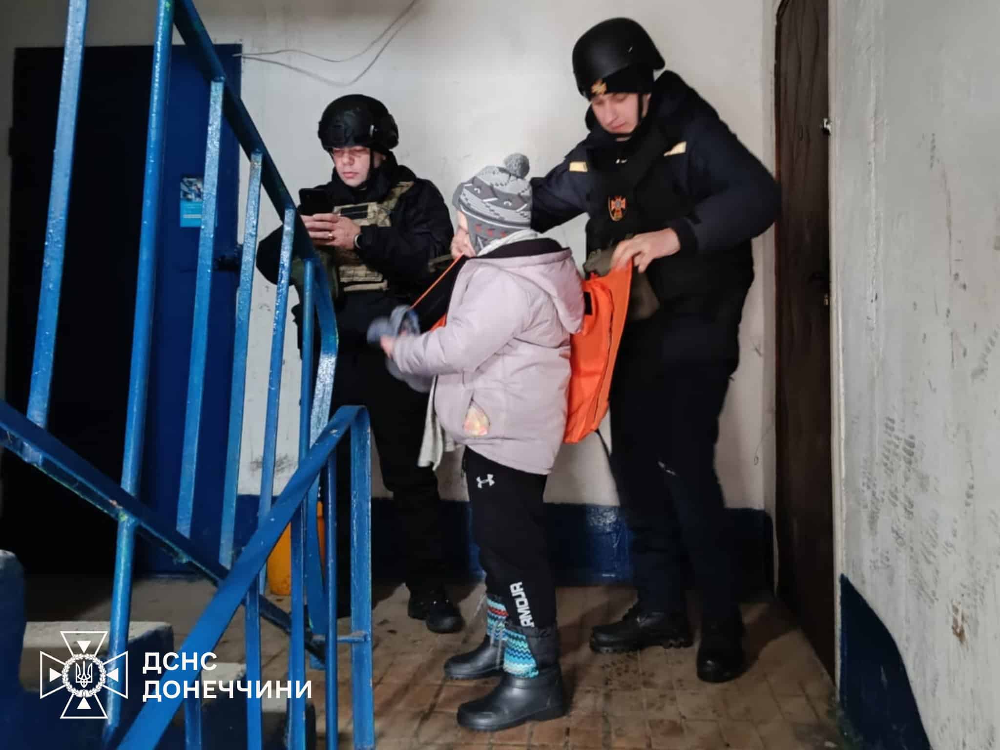 З прифронтової Дружківки еваюкували ще 16 цивільних: серед них є діти